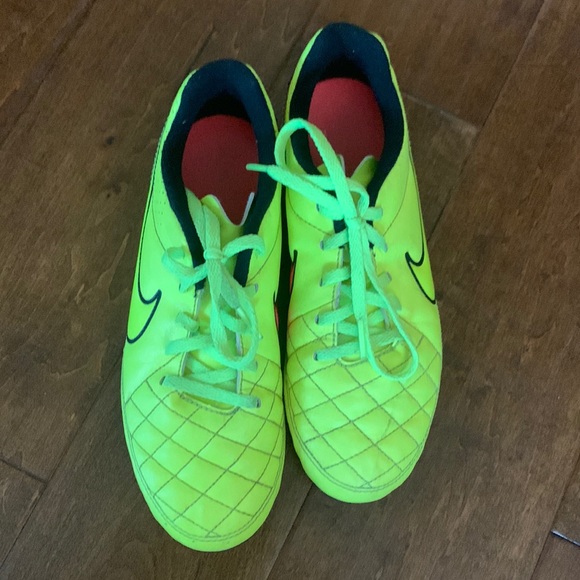 Nike Other - Nike Tiempo boys cleats